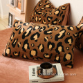 Beliebte bequeme kaffee-leopard-korallenfleece-bettwäsche-sets